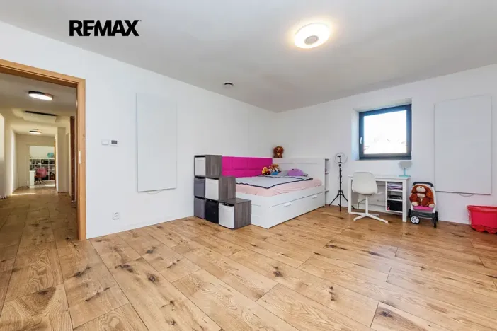 Prodej rodinného domu, Černuc, 330 m2