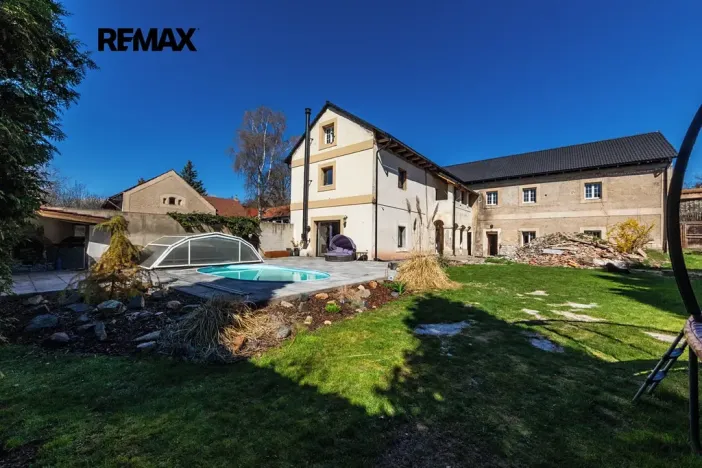 Prodej rodinného domu, Černuc, 330 m2