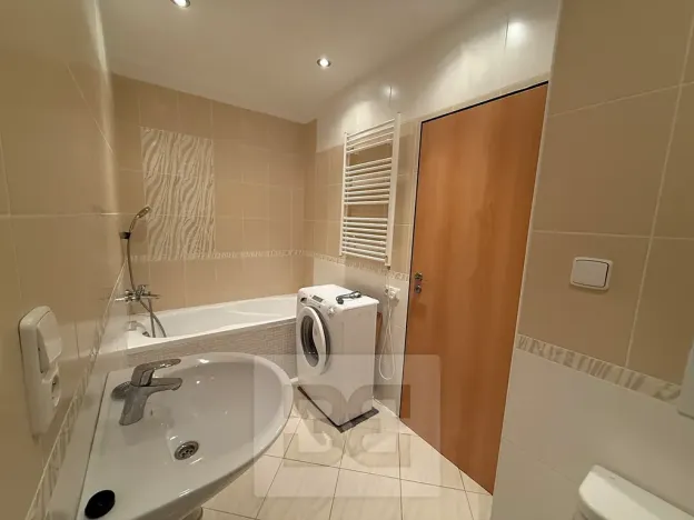 Pronájem bytu 2+1, České Budějovice, Plzeňská, 54 m2