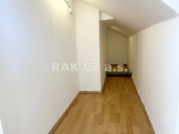 Prodej bytu 3+kk, Šestajovice, Revoluční, 74 m2