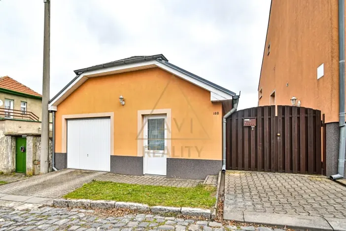 Prodej rodinného domu, Hřebeč, nám. Draha, 150 m2