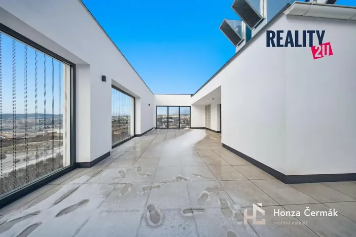 Pronájem bytu 1+kk, Brno, třída Generála Píky, 42 m2