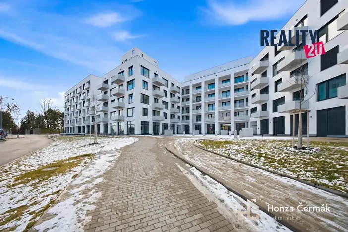 Pronájem bytu 1+kk, Brno, třída Generála Píky, 42 m2