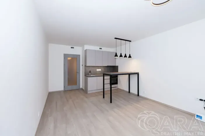 Pronájem bytu 1+kk, Praha - Hloubětín, Poděbradská, 32 m2