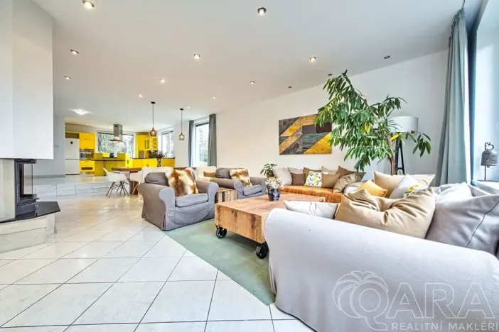 Pronájem rodinného domu, Dolní Břežany, V Úvozu, 380 m2