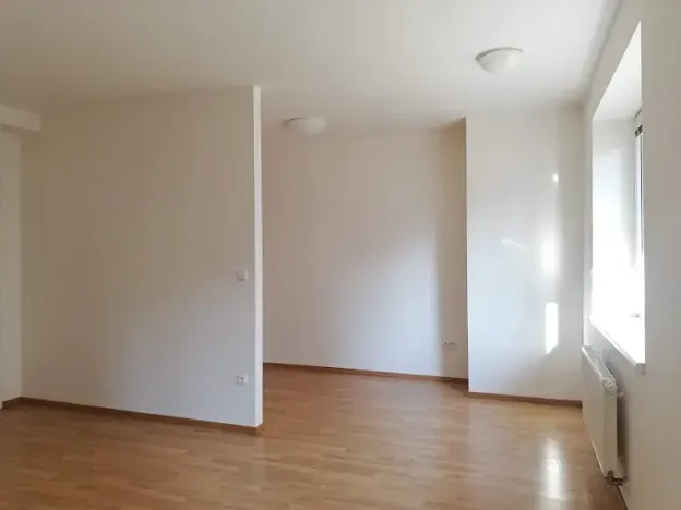 Pronájem bytu 1+kk, Praha - Vršovice, Karpatská, 38 m2