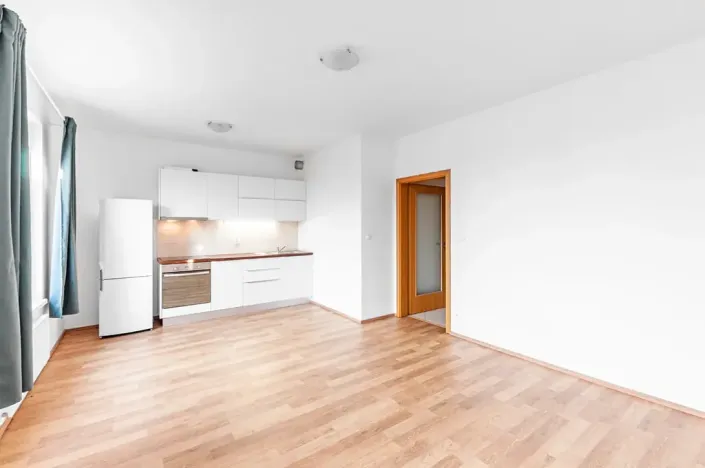 Pronájem bytu 1+kk, Praha - Holešovice, Na Maninách, 41 m2