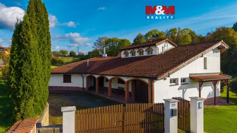 Prodej rodinného domu, Frýdštejn - Sestroňovice, 387 m2