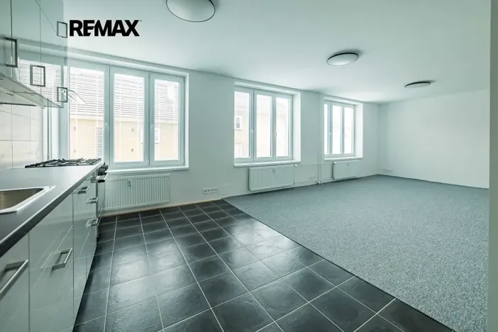 Pronájem bytu 2+kk, Jindřichův Hradec, Tovární, 61 m2