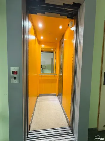 Prodej bytu 3+kk, Praha - Prosek, Veltruská, 57 m2