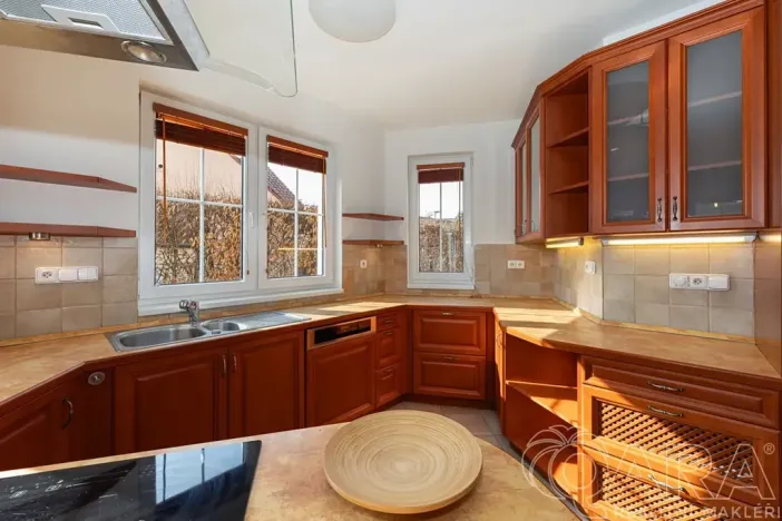 Prodej rodinného domu, Dolní Břežany, K Písnici, 136 m2