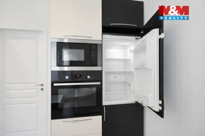 Pronájem bytu 3+kk, Praha - Vysočany, Podnádražní, 72 m2