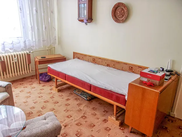 Prodej bytu 1+1, Kadaň, Na Podlesí, 36 m2