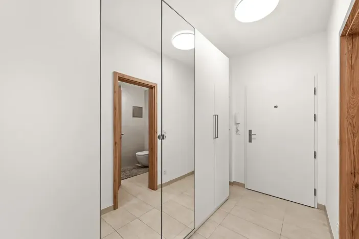 Pronájem bytu 2+kk, Praha - Strašnice, Zvěřinova, 72 m2