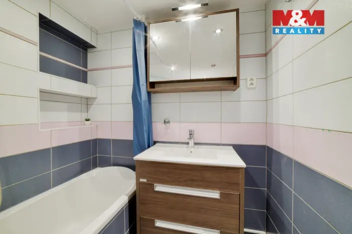 Prodej bytu 3+1, Cheb, Valdštejnova, 86 m2