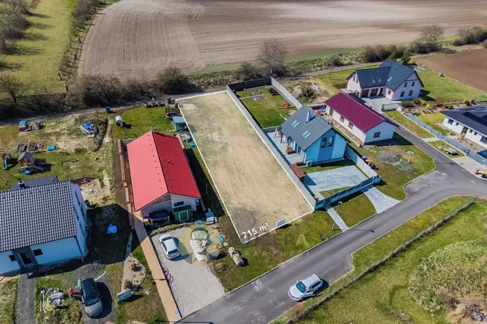 Prodej pozemku pro bydlení, Hrobce, Pod Skalou, 715 m2