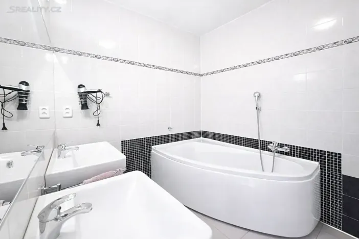 Pronájem bytu 3+kk, Praha - Žižkov, Pod Parukářkou, 75 m2