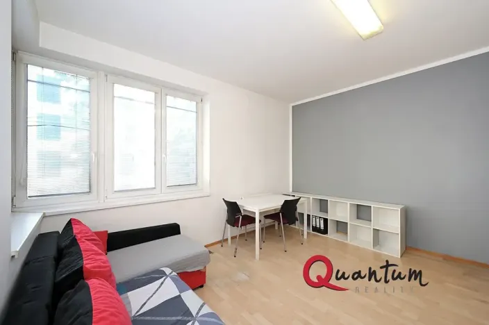 Pronájem bytu 1+kk, Praha - Košíře, Plzeňská, 35 m2