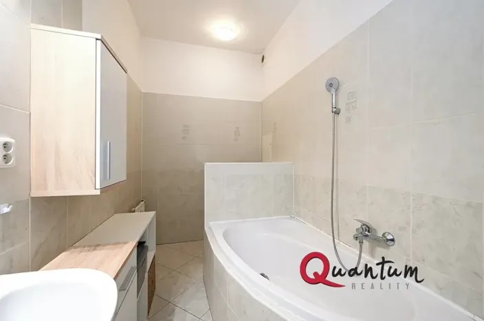 Pronájem bytu 1+kk, Praha - Košíře, Plzeňská, 35 m2