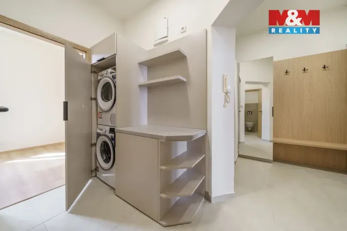 Prodej bytu 3+kk, Karlovy Vary, Raisova, 72 m2