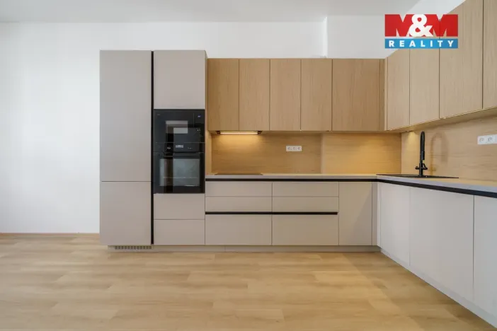 Prodej bytu 3+kk, Karlovy Vary, Raisova, 72 m2