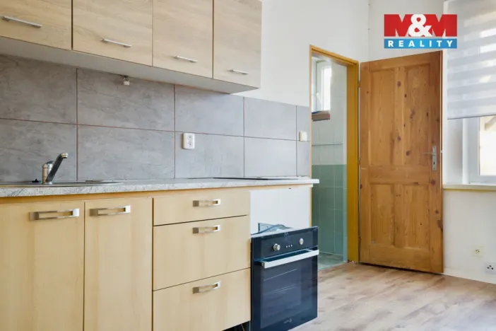 Prodej bytu 1+1, Chabařovice, Husovo náměstí, 59 m2