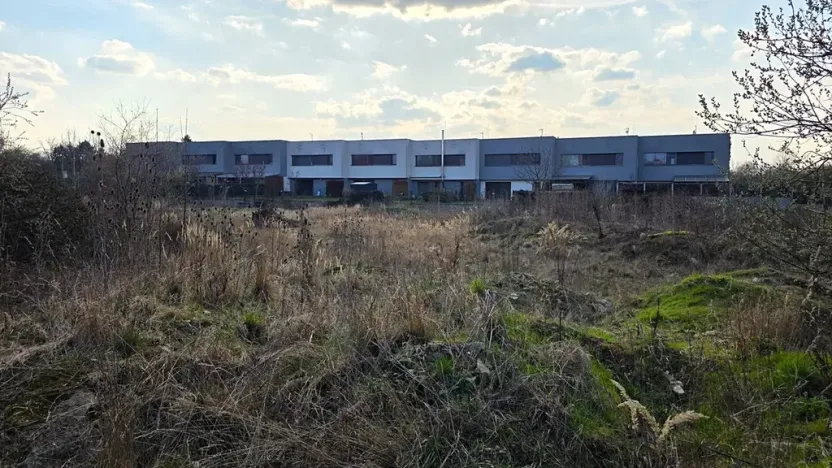 Dražba pozemku pro bydlení, Praha - Ďáblice, Červenomlýnská, 3900 m2