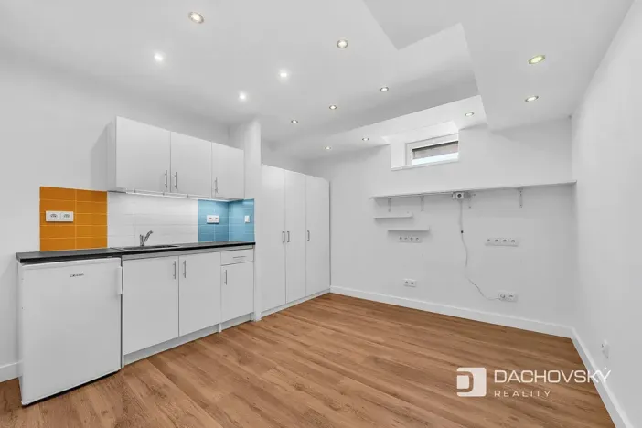 Prodej kanceláře, Pardubice, Josefa Ressla, 22 m2