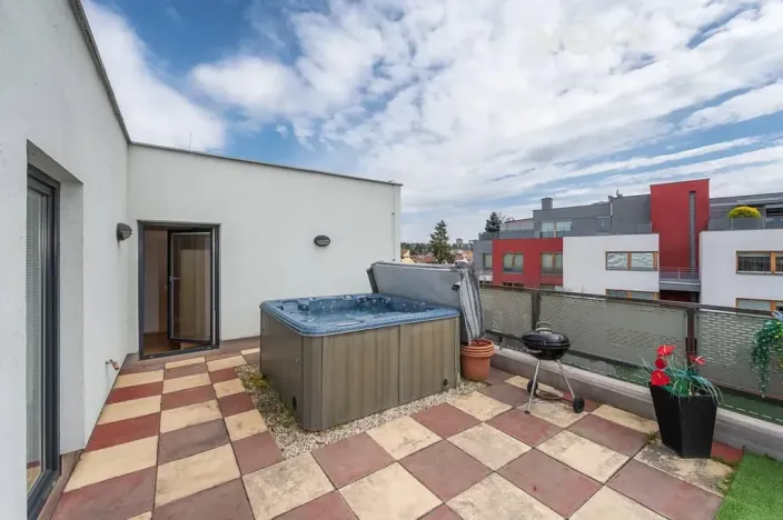 Pronájem bytu 3+kk, Brno, Sochorova, 87 m2