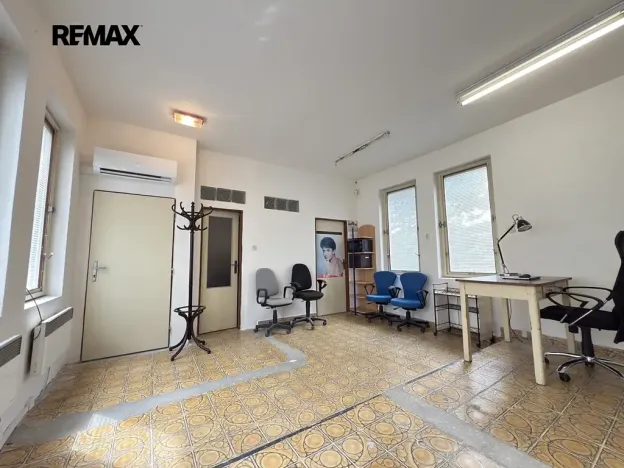 Pronájem obchodního prostoru, Horní Bříza, Sídlištní, 145 m2