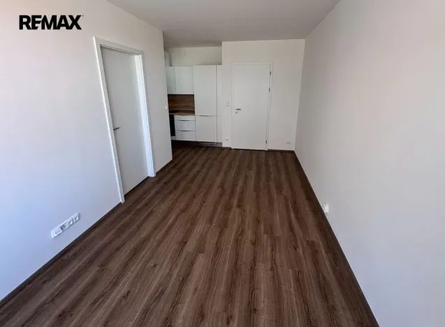 Pronájem bytu 1+kk, Praha - Dolní Měcholupy, Honzíkova, 41 m2