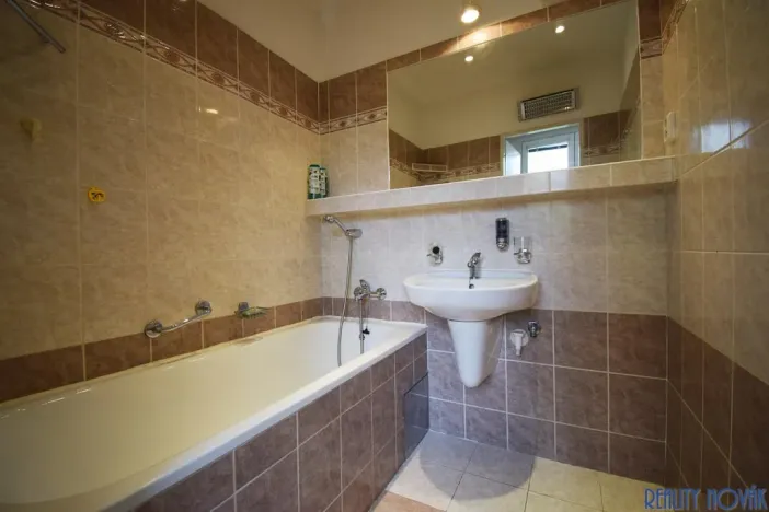 Prodej bytu 4+1, Praha - Kamýk, Špirkova, 84 m2