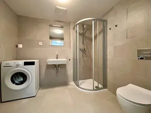 Pronájem bytu 2+kk, Praha, Kubánské náměstí, 54 m2