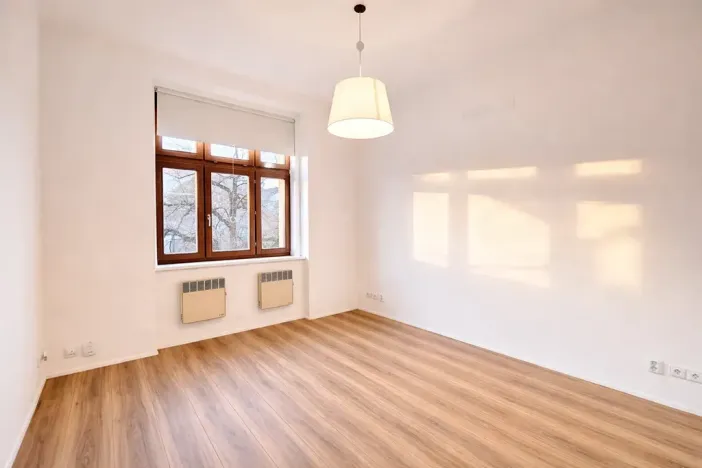 Pronájem bytu 1+kk, Praha - Holešovice, Na Maninách, 22 m2