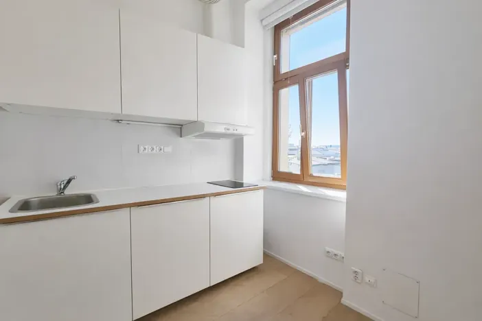 Pronájem bytu 1+kk, Praha - Holešovice, Na Maninách, 31 m2
