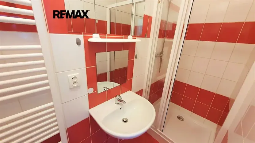 Pronájem bytu 1+kk, Praha - Michle, Magistrů, 27 m2