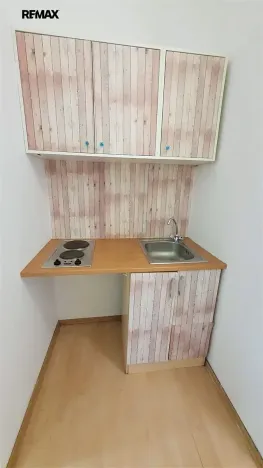 Pronájem bytu 1+kk, Praha - Michle, Magistrů, 27 m2