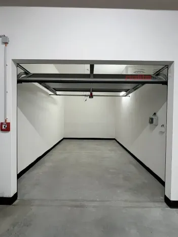 Pronájem garáže, Brno, Křepelčí, 17 m2