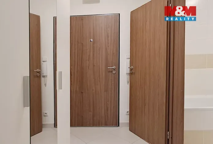 Pronájem bytu 1+kk, Praha - Dolní Měcholupy, Honzíkova, 34 m2