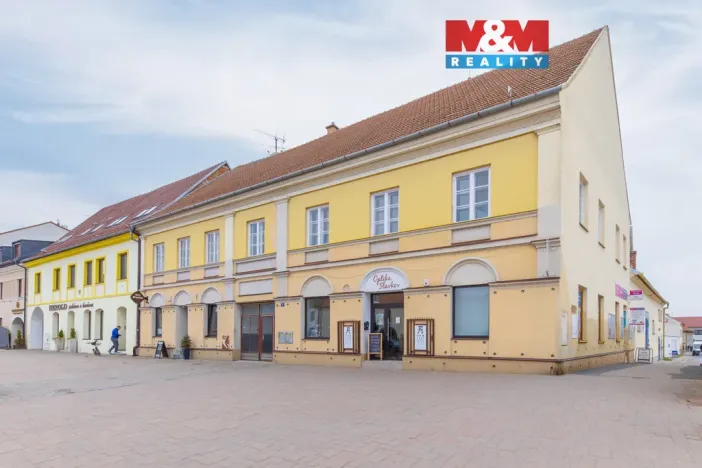 Pronájem obchodního prostoru, Slavkov u Brna, Palackého náměstí, 71 m2