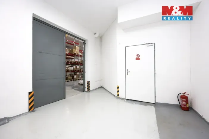 Pronájem skladu, Hlubočky, Fučíkova, 900 m2