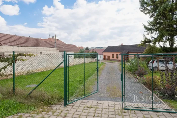 Prodej garáže, Těmice, 38 m2