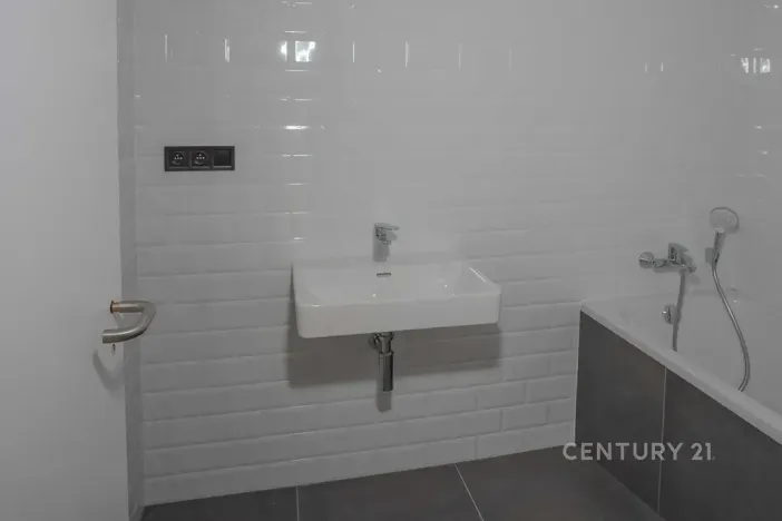 Prodej bytu 4+kk, Praha - Vysočany, Kolbenova, 176 m2