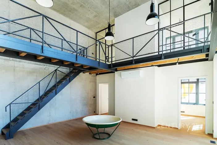 Prodej atypického bytu, Praha - Vysočany, Kolbenova, 181 m2