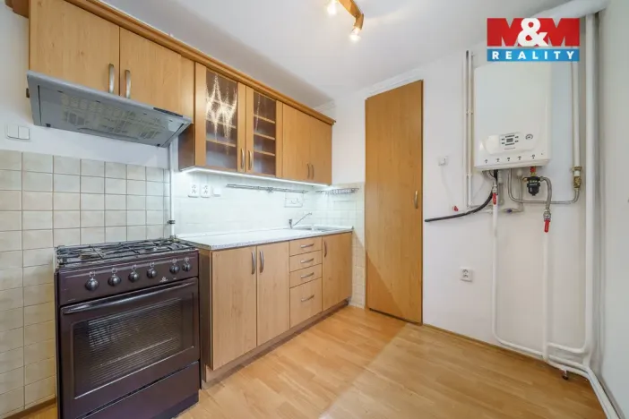 Prodej bytu 3+1, Karlovy Vary - Stará Role, Nádražní, 65 m2