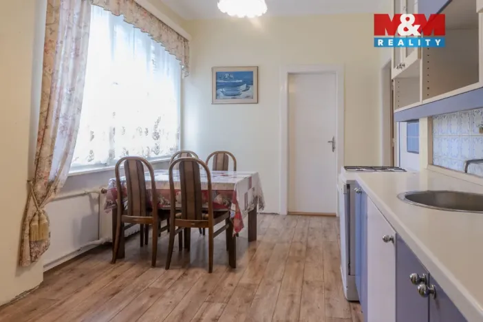 Prodej rodinného domu, Uherské Hradiště, U Stadionu, 300 m2