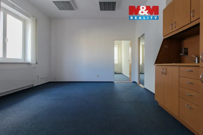 Pronájem kanceláře, Jeseník, nám. Svobody, 63 m2