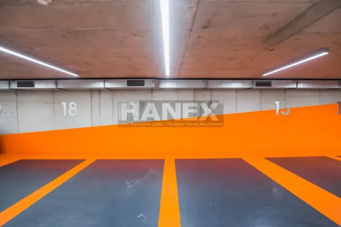 Pronájem garážového stání, Praha - Nové Město, Ostrovní, 12 m2