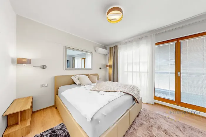 Pronájem bytu 4+kk, Praha - Podolí, Podolská, 133 m2