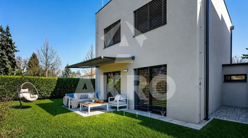 Prodej bytu 4+kk, Praha - Klánovice, Holekova, 158 m2